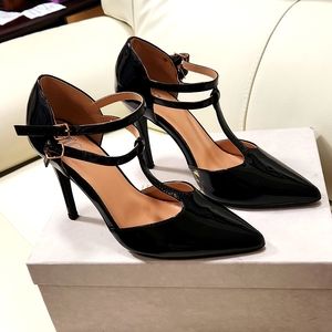 JC black 4" strappy heels size 81/2 patent leather